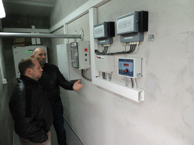 Бачки Брестовац: Тов свиња из фотеље